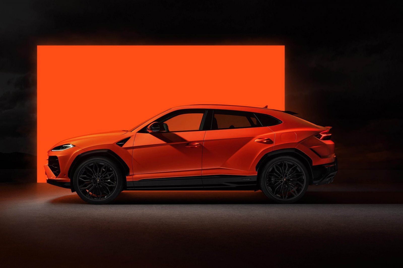 3_Urus SE.jpg